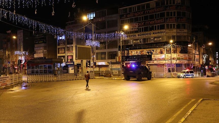 30 büyükşehir ile Zonguldak'ta sokağa çıkma yasağı başladı