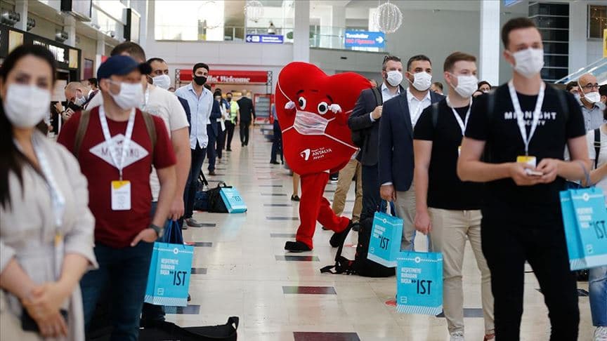 Büyükelçiler ve yabancı gazeteciler "güvenli turizm" için Antalya'da buluştu