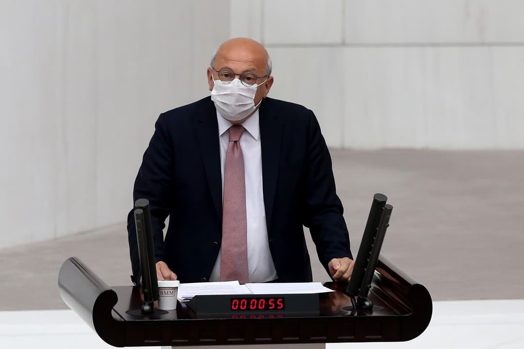 CHP’li Çakırözer: SGK’daki kara deliğin faturası gurbetçiye çıkarılıyor