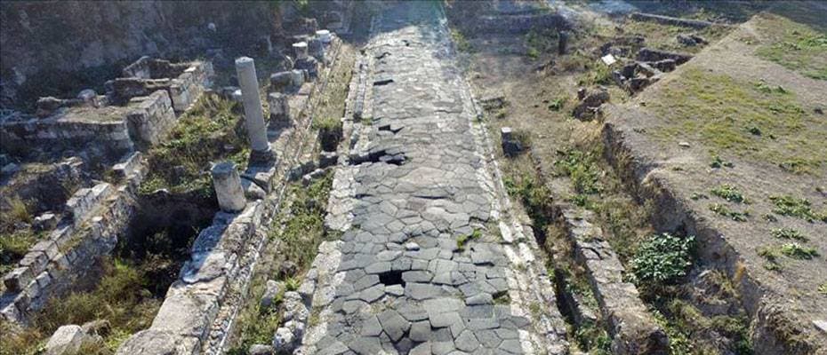 Mersin'de temel kazısı sırasında bulunan Antik Roma Yolu turizme kazandırılıyor