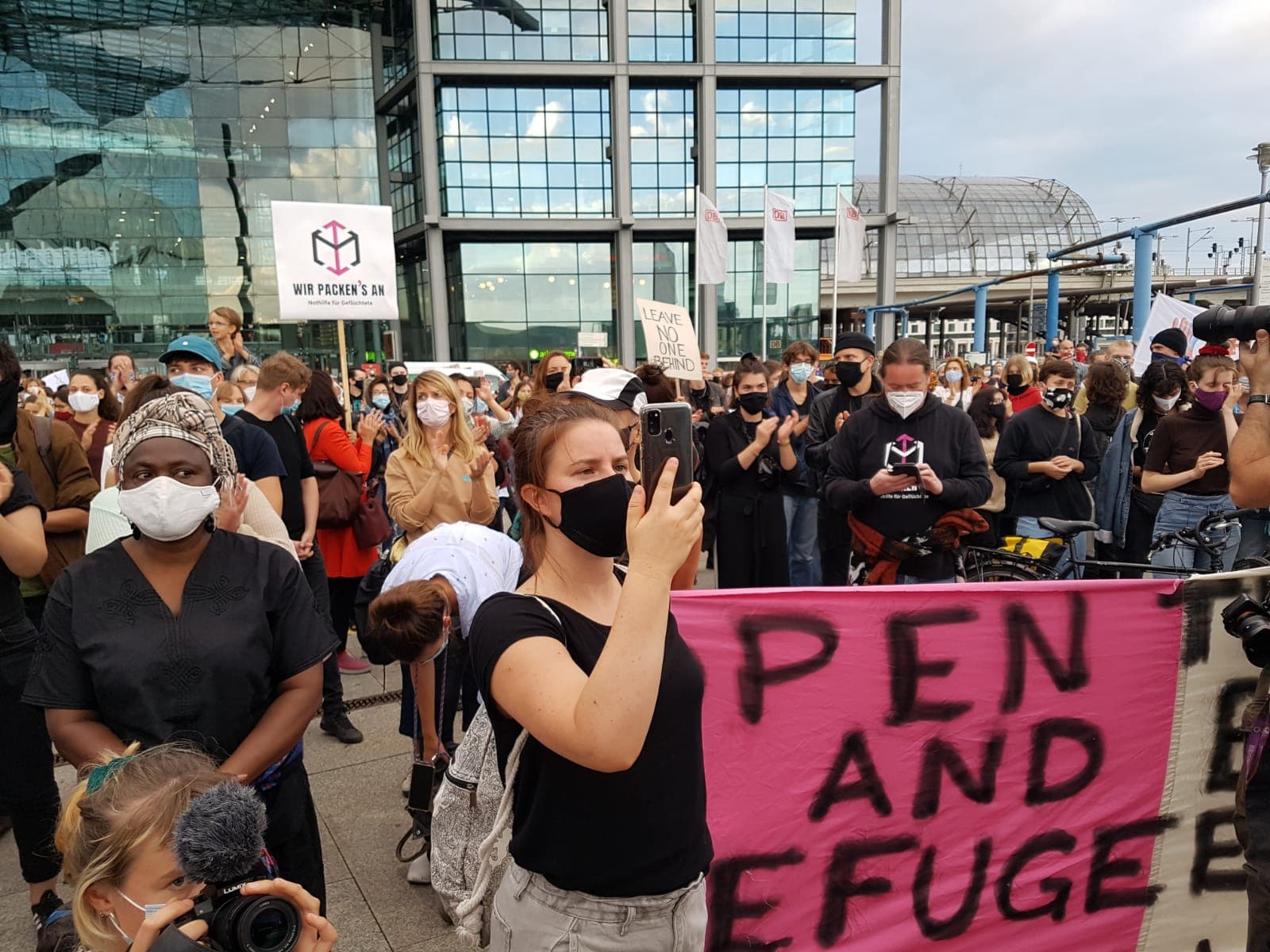 Moria’daki Mültecileri Alalım Mitingi