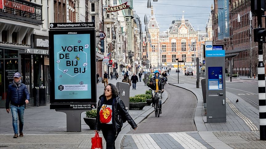 Hollanda'da Kovid-19 nedeniyle ek önlemler açıklandı