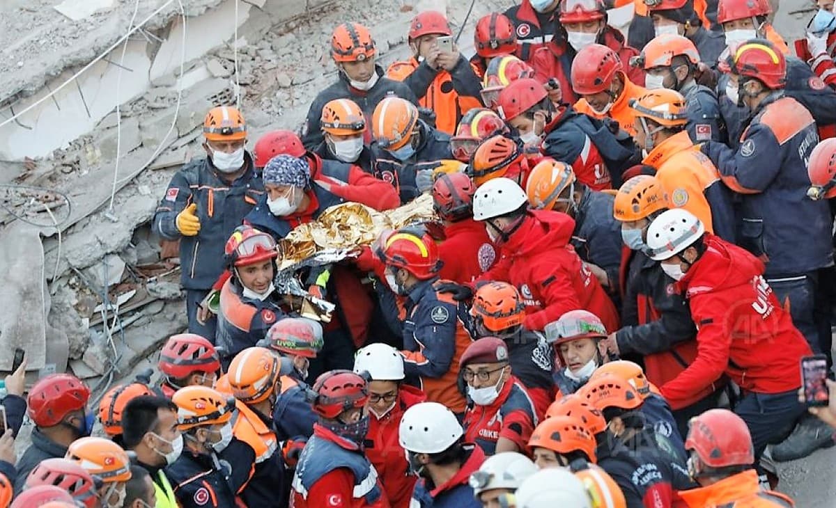 İzmir için bir destekte iş insanı Güven Polat’tan geldi