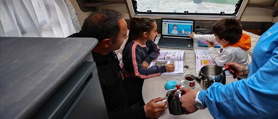 Karavanla tatil iş hayatını değiştirdi