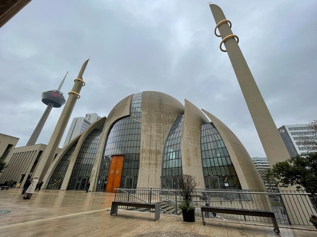 Köln Merkez Camisi'ne kundaklama girişimi