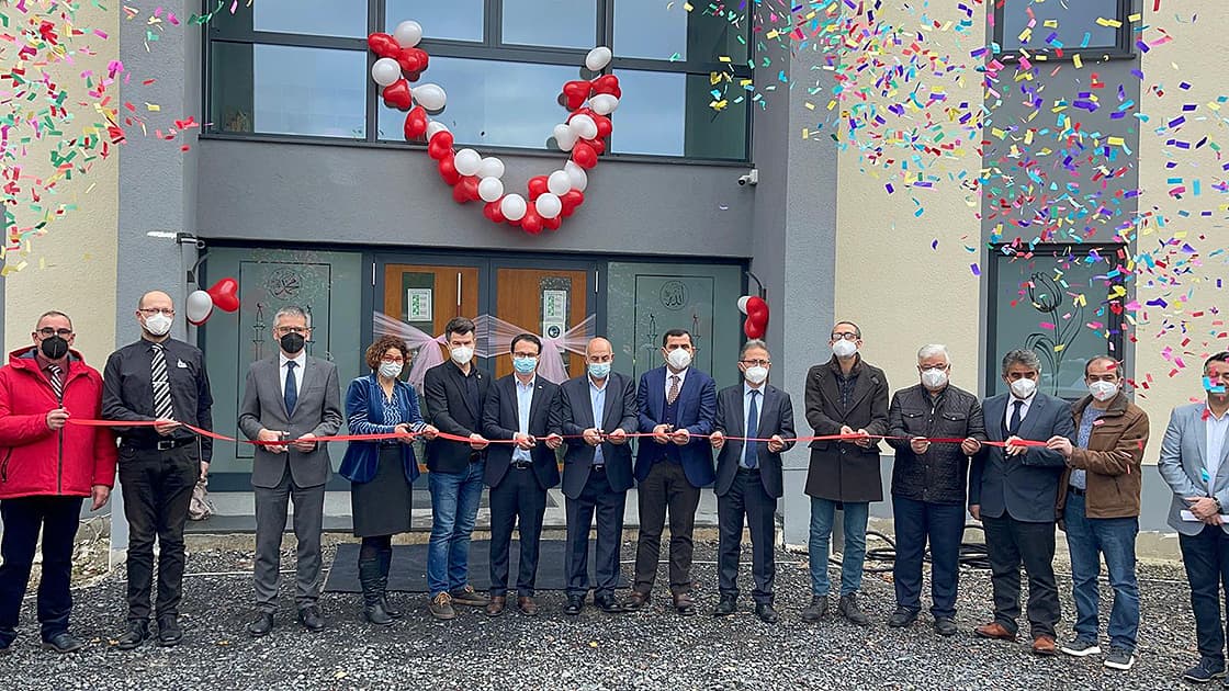 Almanya'da bir cami daha ibadete açıldı