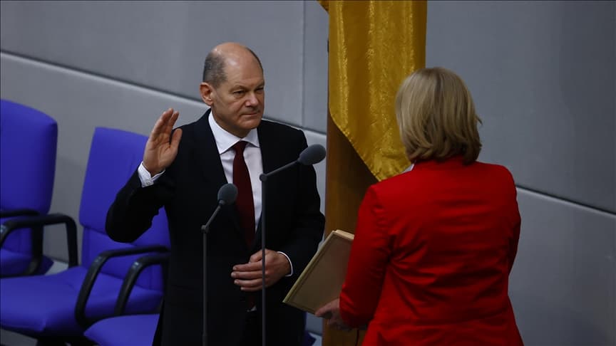 Scholz, Cumhurbaşkanı Steinmeier'den atama belgesini aldı