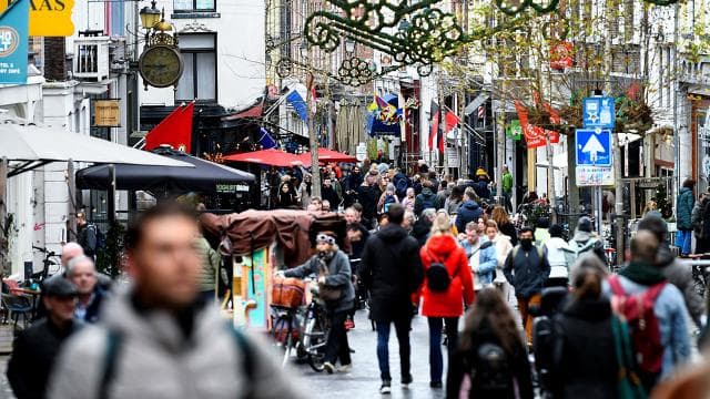Hollanda'da Omicron alarmı
