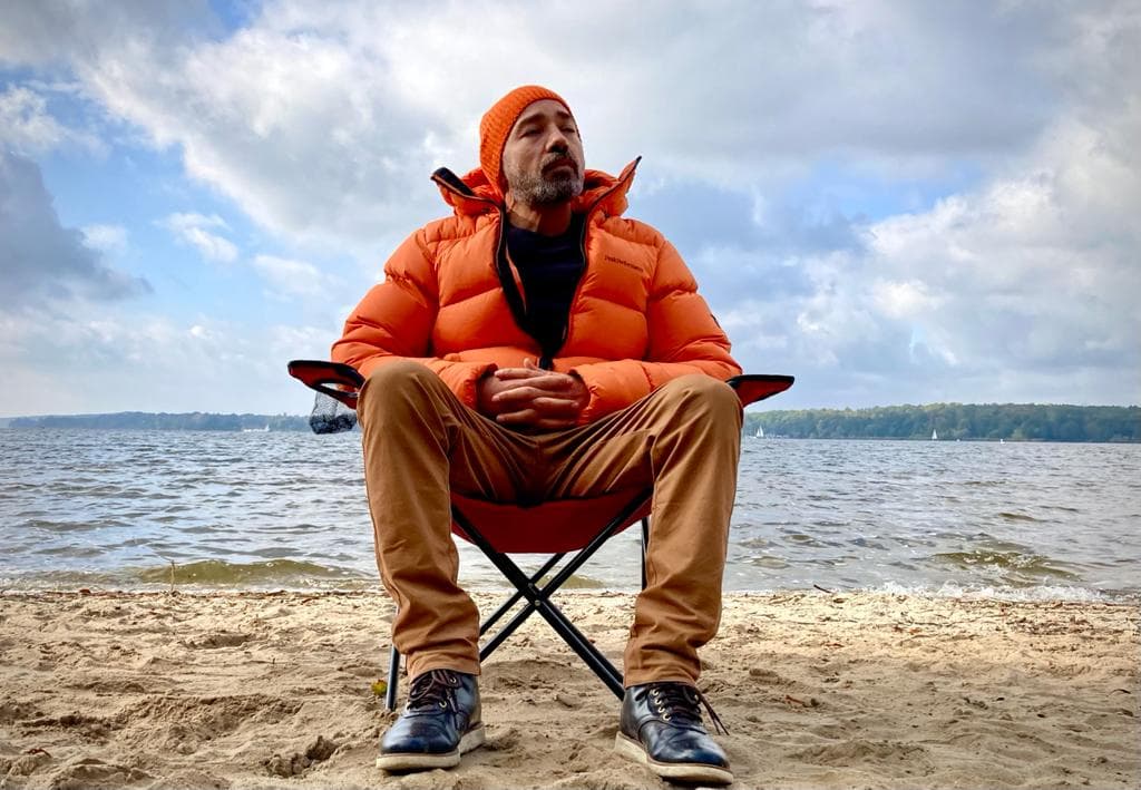 Ayaz Kaplı’dan yeni bir klip: “Aşk Bitti”