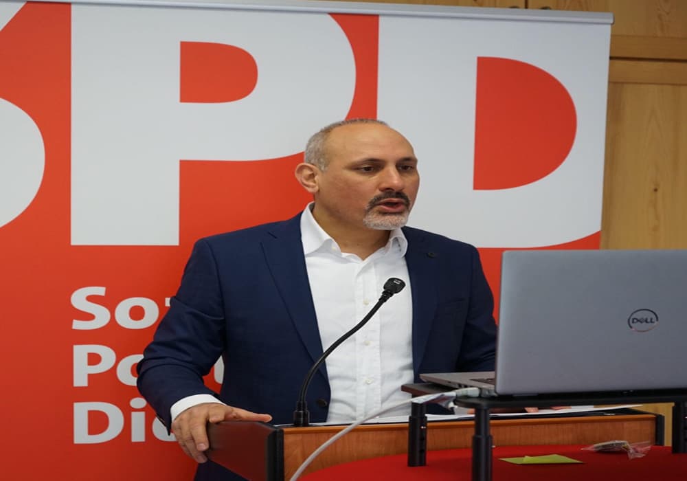 İsmail Ertuğ, partisinin bölge başkanlığına getirildi