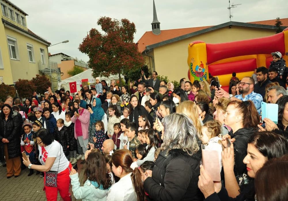 23 Nisan Bayram Nürnberg`de coşkuyla kutlandı