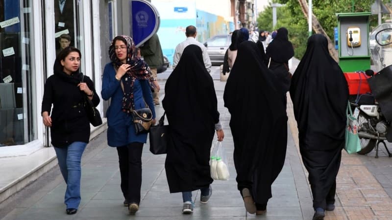 Savaşın gölgesinde İranlılar ekonomik kriz ve siyasi baskıdan yorgun