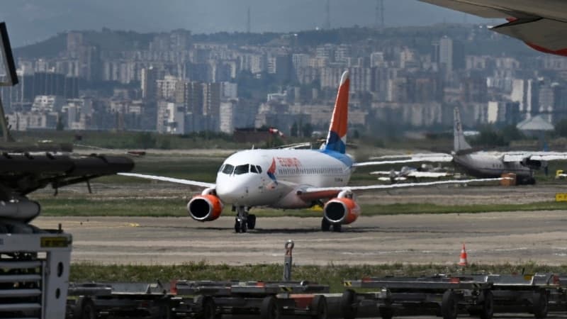 Antalya’ya inen Rus uçağında yangın çıktı