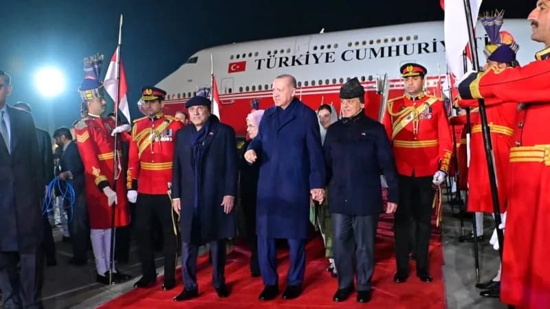 Cumhurbaşkanı Erdoğan 5 yıl aradan sonra Pakistan’da
