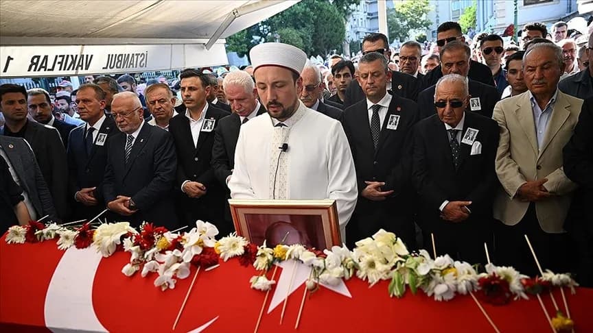 Altan Öymen İstanbul’da son yolculuğuna uğurlandı