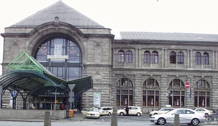 Nürnberg merkez tren istasyonu’nda yangın paniği