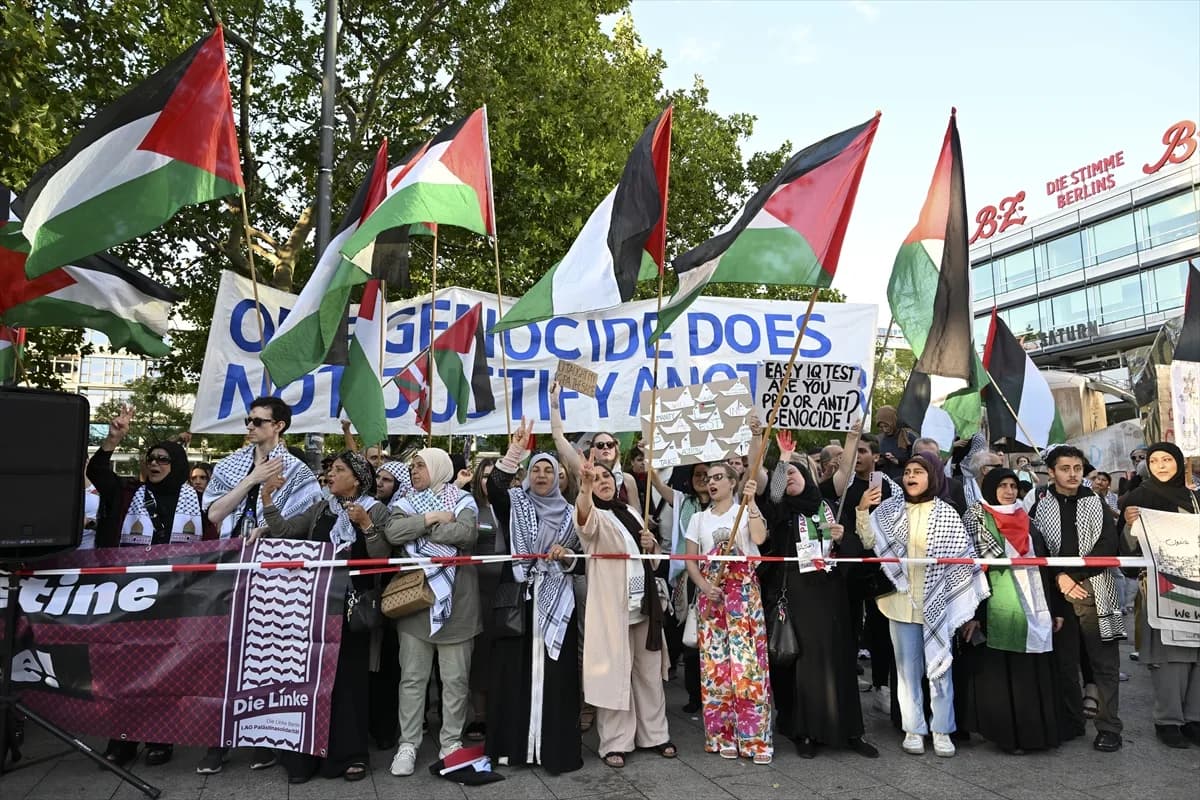 Berlin’de Filistin’e destek gösterisi düzenlendi