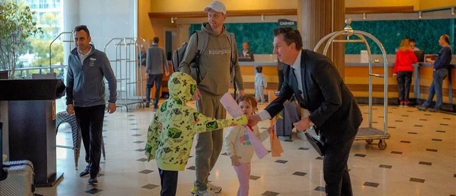 Marmaris’te sezon İngiliz turist kafilesiyle açıldı