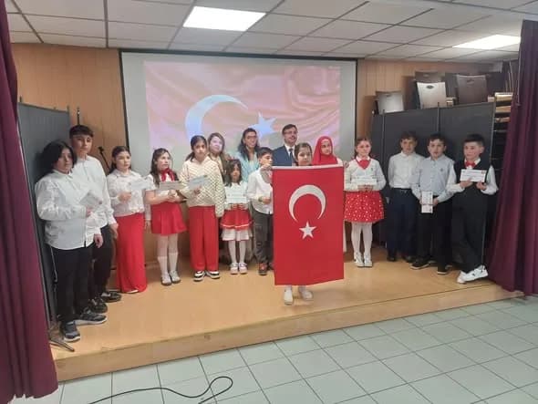 İstiklal Marşını En Güzel Onlar okudu