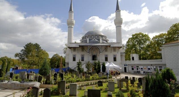 Berlin Şehitlik Camisi'ne bombalı saldırı tehdidi
