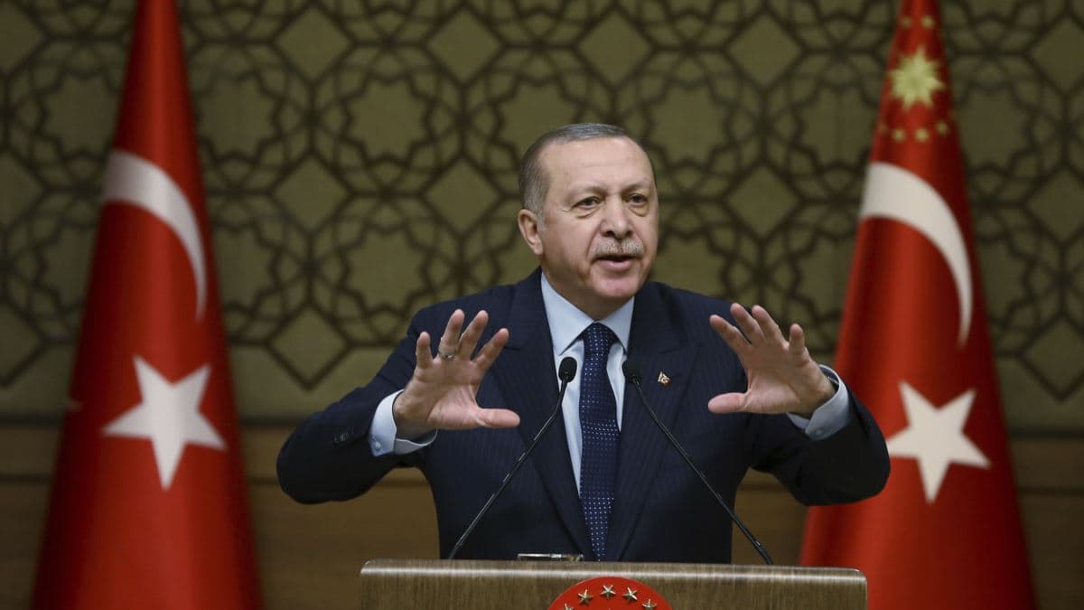 Erdoğan'dan Fransa Cumhurbaşkanı Macron'a: "Kifayetsiz Muhteris"