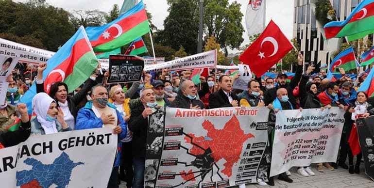 Düsseldorf'ta Ermenistan'ın Azerbaycan'a saldırısı kınandı