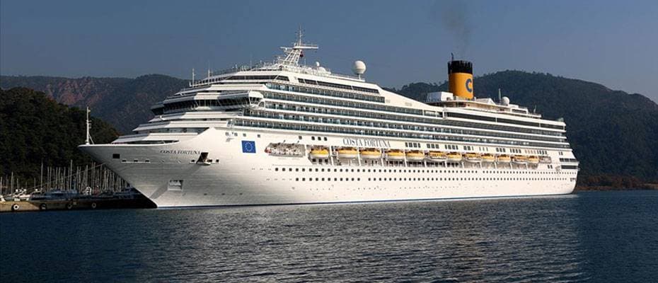 Kuşadası'na Yunanistan üzerinden lüks kruvaziyerle, 482 turist geldi